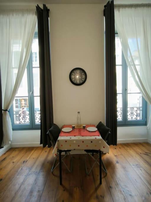 Appartement Bel Appt-quartier Des Halles-2 Pers-animal Accepte *